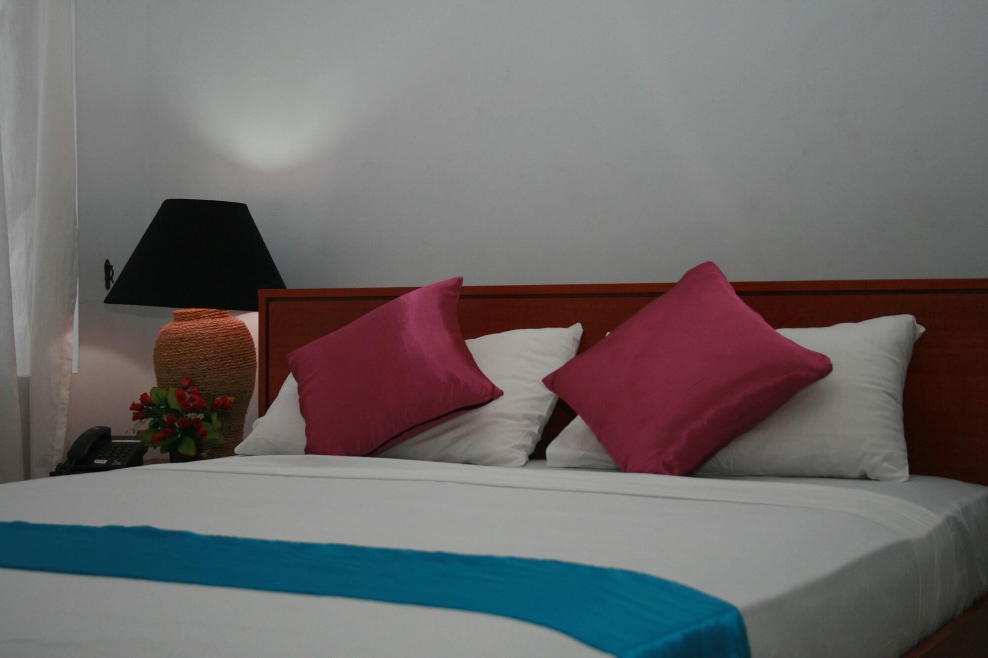 Blue Gum Hotel Ja-Ela Luaran gambar